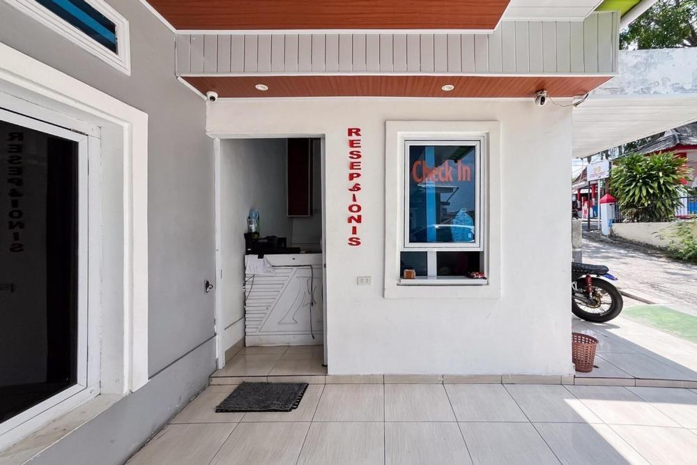 Отель Kostel 99 Pangkal Pinang Redpartner Экстерьер фото